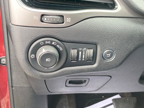 Used 2020 Jeep Cherokee Limited AWD/4WD image 14