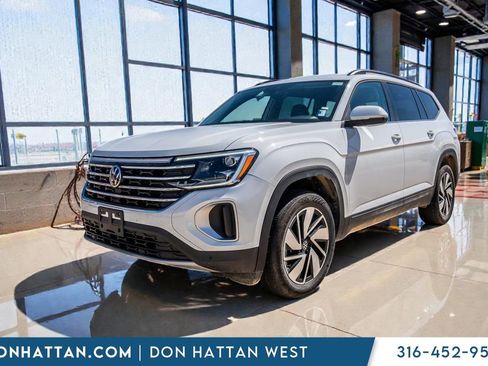 Used 2025 Volkswagen Atlas SE AWD/4WD image 23