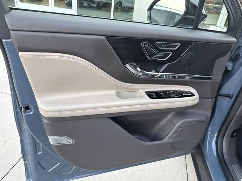 Used 2023 Lincoln Corsair Grand Touring image 10