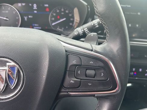 Used 2023 Buick Envision Essence image 12