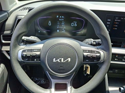 Used 2024 Kia Sportage LX FWD image 16