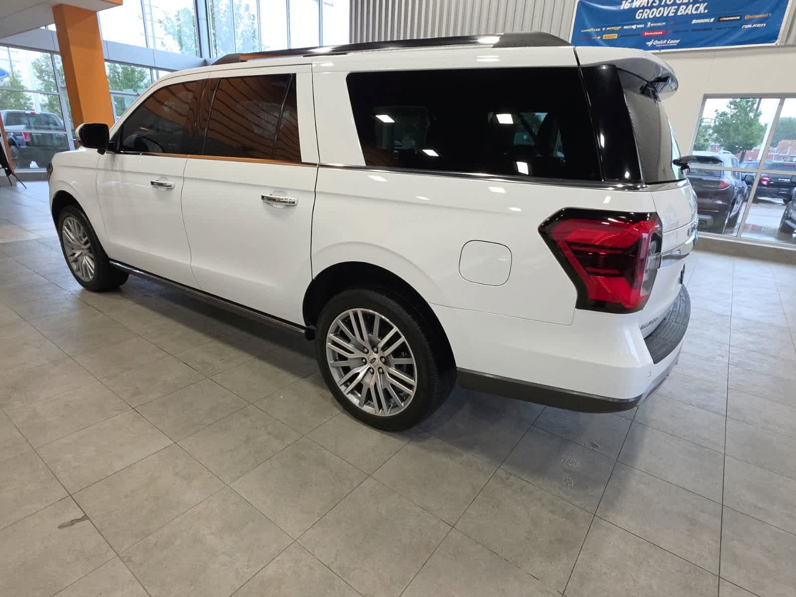 Used 2023 Ford Expedition Max Limited AWD/4WD image 12
