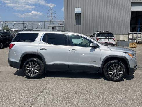 Used 2018 GMC Acadia SLT FWD image 3