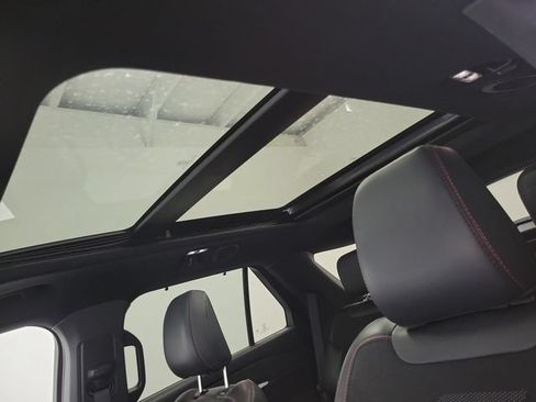 Certified 2025 Ford Explorer ST AWD/4WD image 34