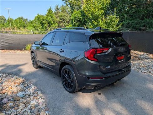 Used 2020 GMC Terrain SLT w/ Preferred Package FWD image 3