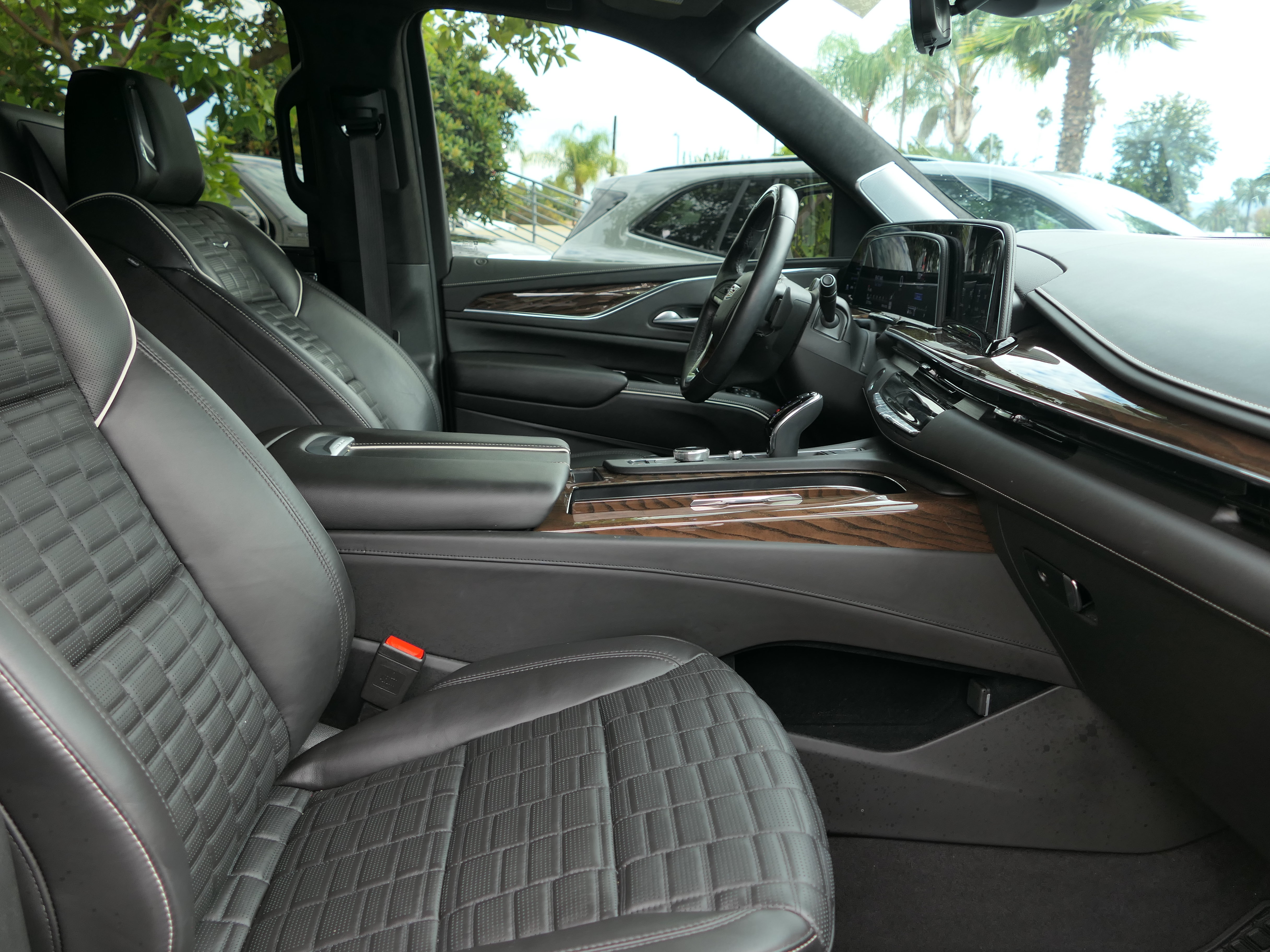 Certified 2023 Cadillac Escalade Premium Luxury Platinum AWD/4WD image 26