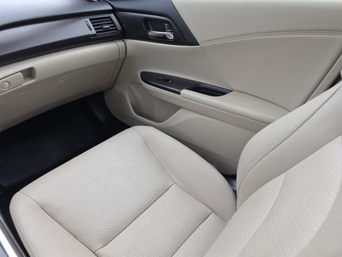 Used 2013 Honda Accord Touring image 18