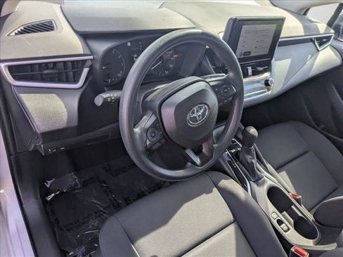 Used 2025 Toyota Corolla LE image 9