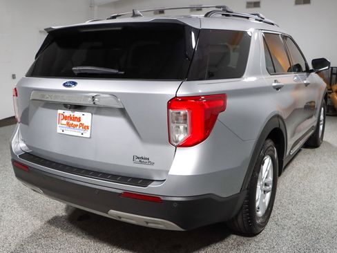 Used 2021 Ford Explorer XLT w/ Equipment Group 202A image 7