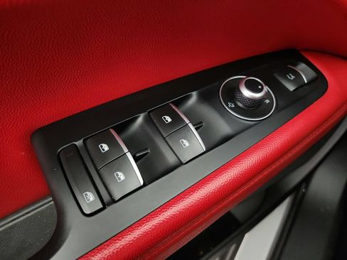 Used 2019 Alfa Romeo Stelvio AWD w/ Cold Weather Package image 21