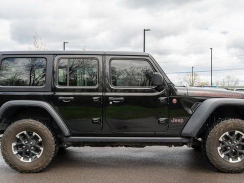 Used 2024 Jeep Wrangler Unlimited Rubicon w/ Technology Group AWD/4WD image 5