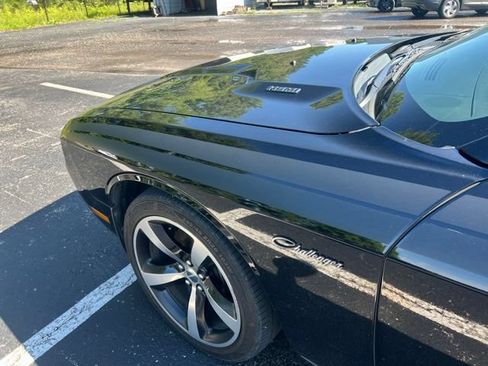 Used 2014 Dodge Challenger R/T RWD image 22
