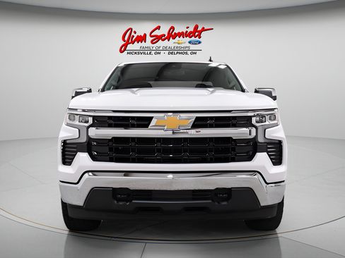 Used 2023 Chevrolet Silverado 1500 LT AWD/4WD image 2