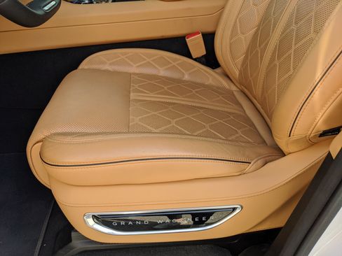 Used 2024 Jeep Grand Wagoneer L Series III image 24