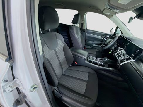 Used 2021 Kia Sorento LX FWD image 30