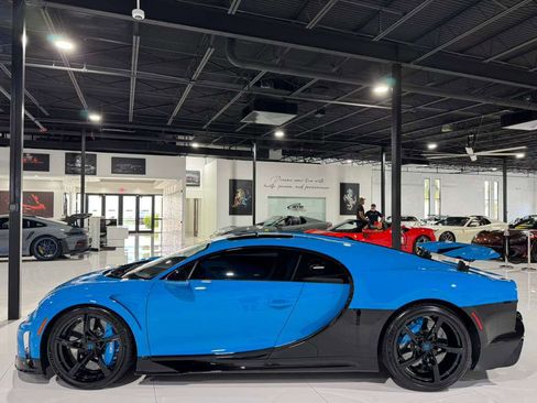 Used 2023 Bugatti Chiron Super Sport image 4