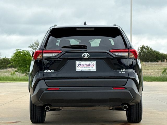 Used 2025 Toyota RAV4 LE AWD/4WD image 7