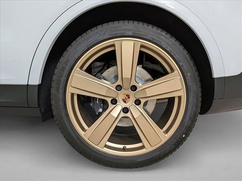 New 2026 Porsche Cayenne image 27