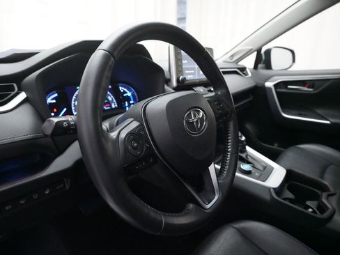 Used 2019 Toyota RAV4 Limited AWD/4WD image 8