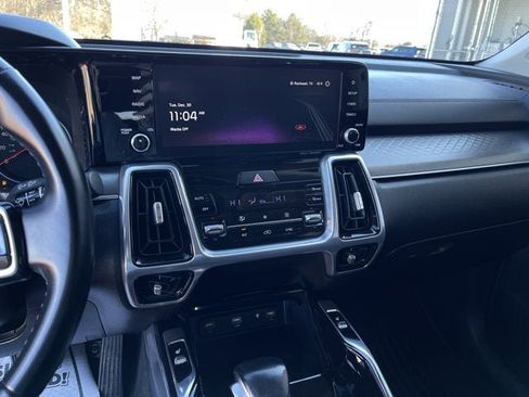 Used 2022 Kia Sorento SX image 17