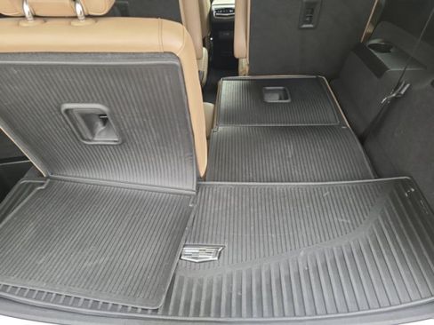 Used 2023 Cadillac XT6 FWD image 43