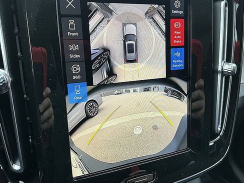 New 2026 Volvo XC40 B5 Plus w/ Protection Package Premier image 20