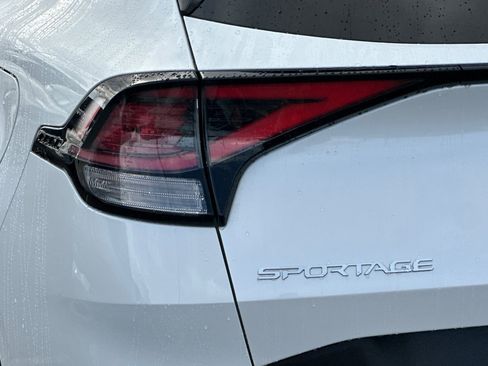 Used 2023 Kia Sportage LX image 25