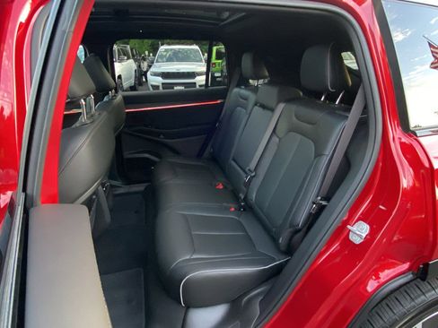 Used 2025 Jeep Wagoneer S Limited image 22