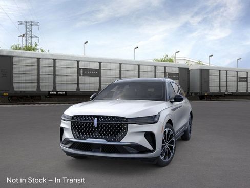 New 2026 Lincoln Nautilus Reserve image 2