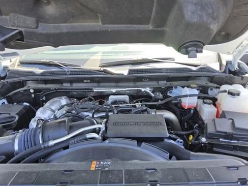 Used 2025 GMC Sierra 2500 AT4X AWD/4WD image 9