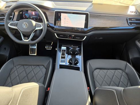 New 2026 Volkswagen Atlas SEL Premium R-Line image 9