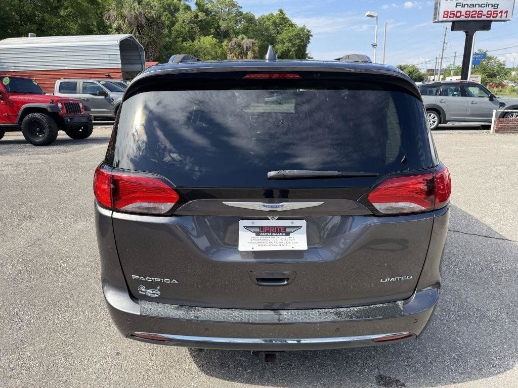 Used 2020 Chrysler Pacifica Limited FWD image 6
