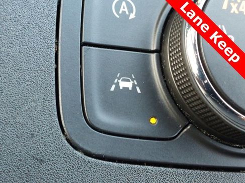 Used 2022 Chevrolet Traverse LT image 17