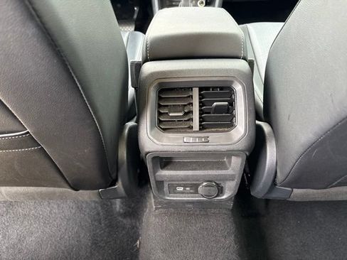 Used 2024 Volkswagen Tiguan SE AWD/4WD image 26