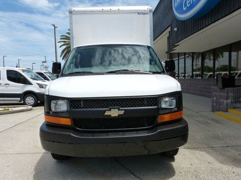 Used 2017 Chevrolet Express 3500 RWD image 11