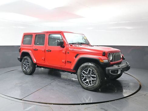 Used 2025 Jeep Wrangler Unlimited Sahara AWD/4WD image 5