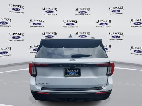 New 2026 Ford Explorer Active image 4