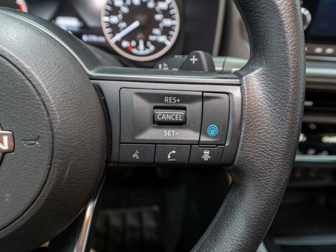 Used 2024 Nissan Rogue SV FWD image 22