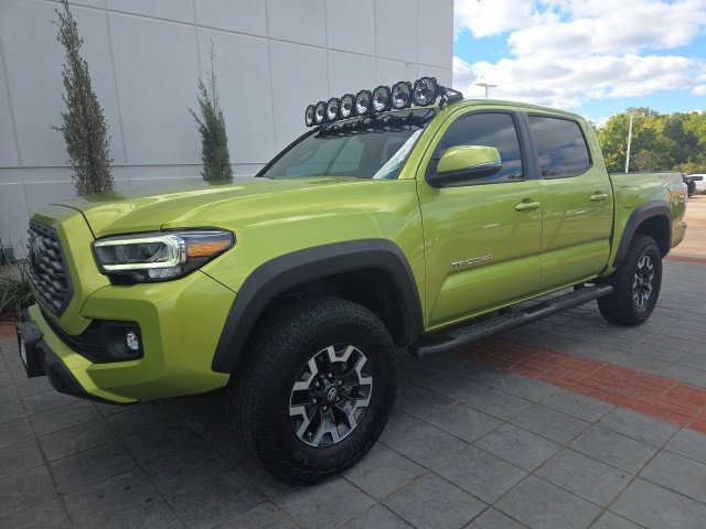 Used 2023 Toyota Tacoma TRD Off-Road AWD/4WD image 2