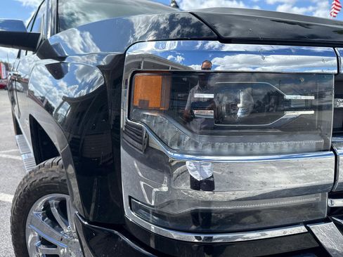 Used 2018 Chevrolet Silverado 1500 High Country AWD/4WD image 46