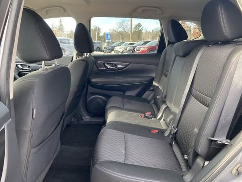 Used 2019 Nissan Rogue SV image 26
