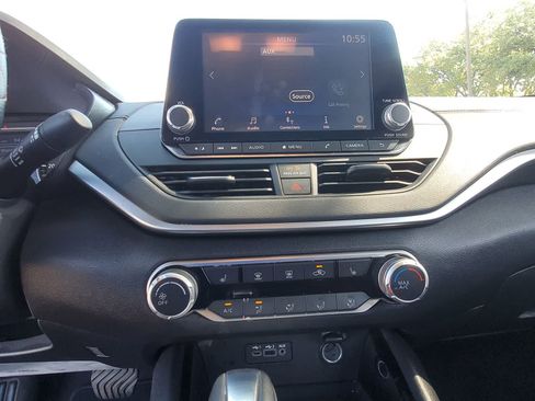 Used 2022 Nissan Altima 2.5 SV w/ SV Premium Package FWD image 15