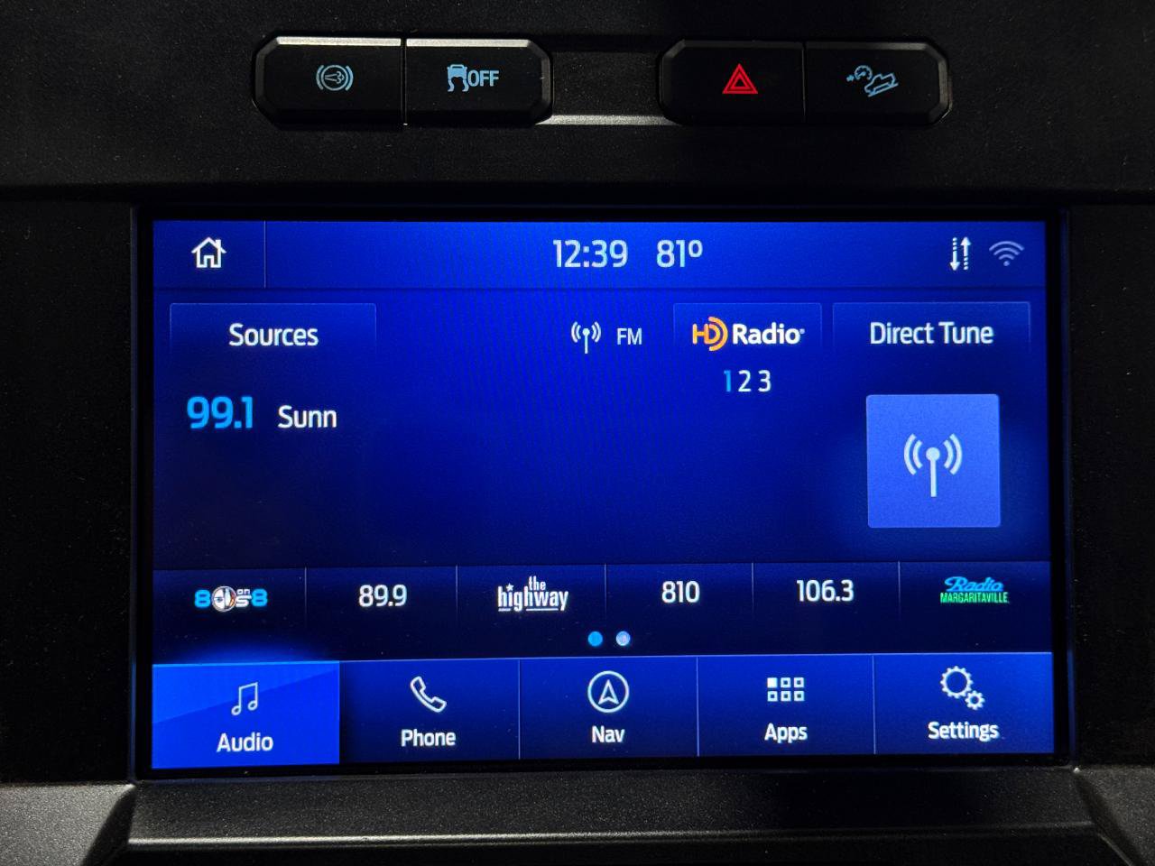Used 2021 Ford F350 XLT w/ XLT Premium Package AWD/4WD image 11
