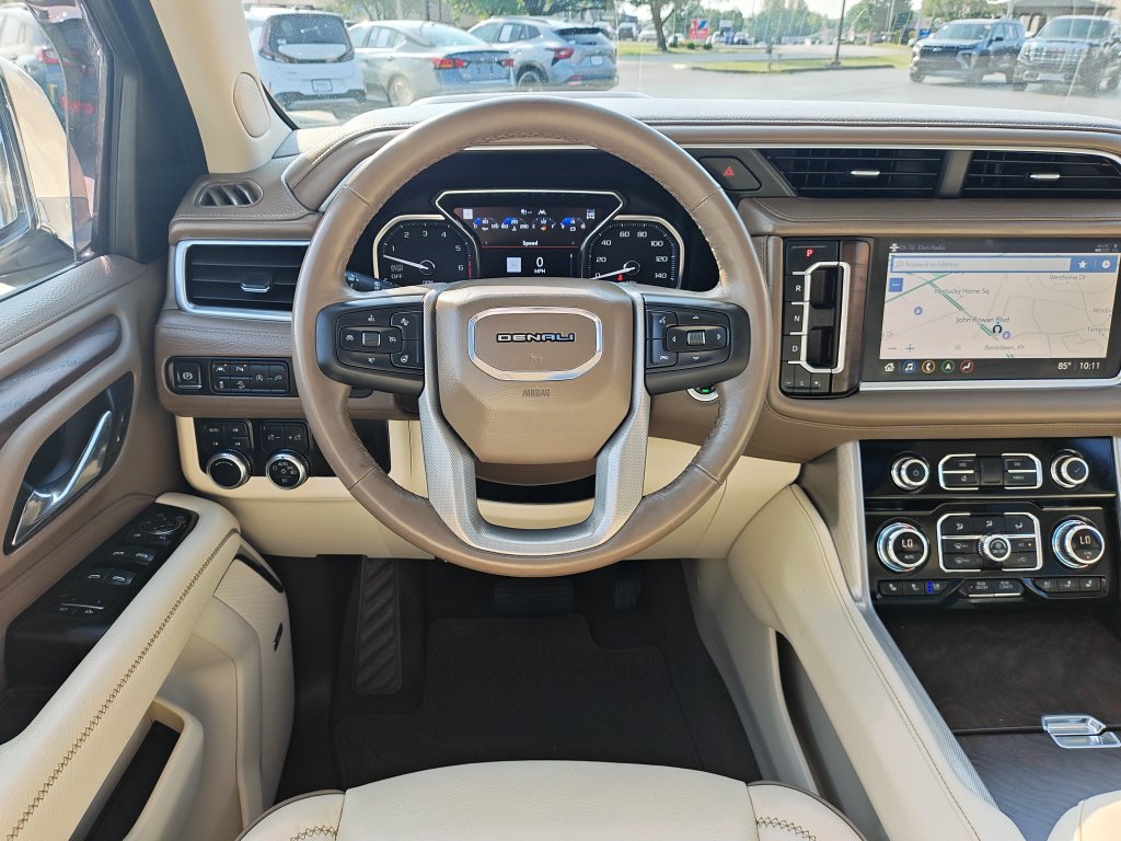 Used 2021 GMC Yukon Denali w/ Denali Premium Package AWD/4WD image 16