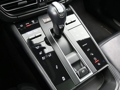Used 2022 Porsche Macan S AWD/4WD image 22