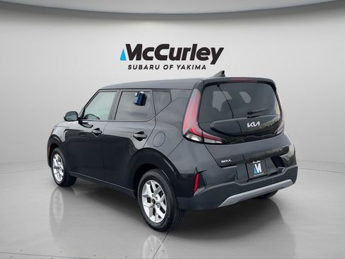 Used 2024 Kia Soul LX w/ Option Group 015 FWD image 4