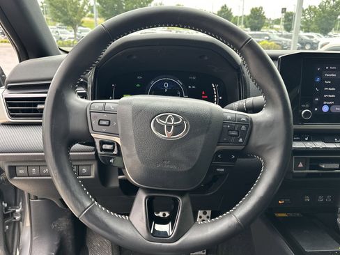 Used 2025 Toyota Camry SE w/ Convenience Package AWD/4WD image 16