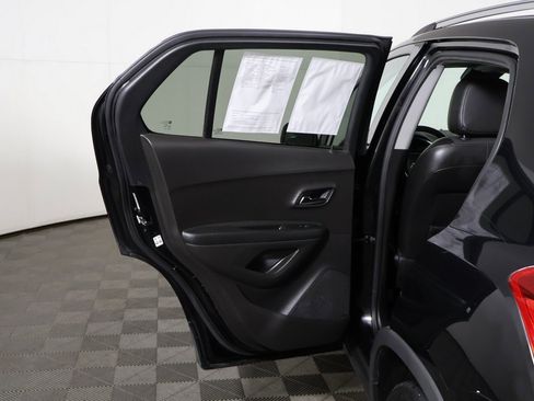 Used 2018 Chevrolet Trax LT w/ Sun & Sound Package image 19