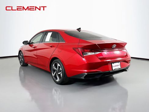 Used 2023 Hyundai Elantra Limited w/ Cargo Package FWD image 9