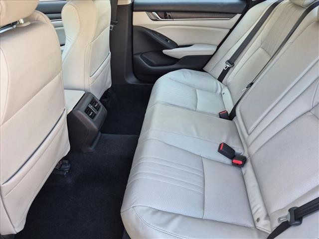 Used 2018 Honda Accord Touring image 18
